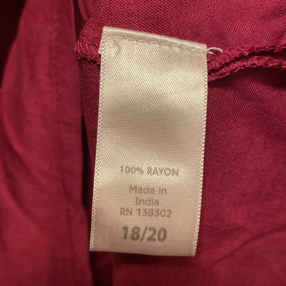 Brand New Avenue Maroon 3/4 Length Sleeves Top…size 18/20 - Picture 4 of 5